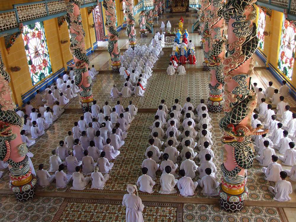 Noon mass inside CaoDai temple