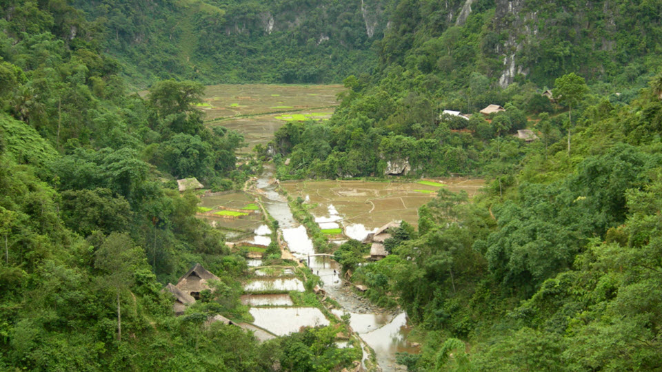 Mai Chau trek to PuLuong - KhoMuong village